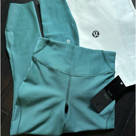 LULULEMON BASE PACE HR 25”* 2 Tone ribbed in GREEN JASPER/BLUE CHILL SZ 4 NWT - Picture 1 of 8